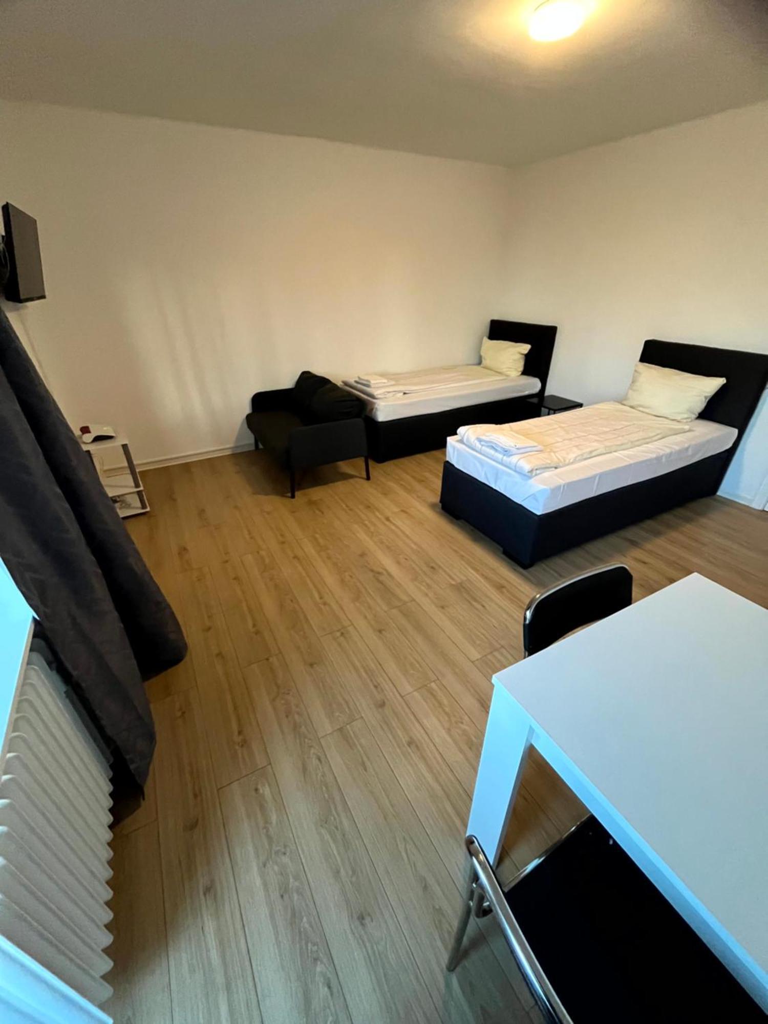 3-Zimmer Monteurwohnung Mit Balkon Neumünster Eksteriør billede
