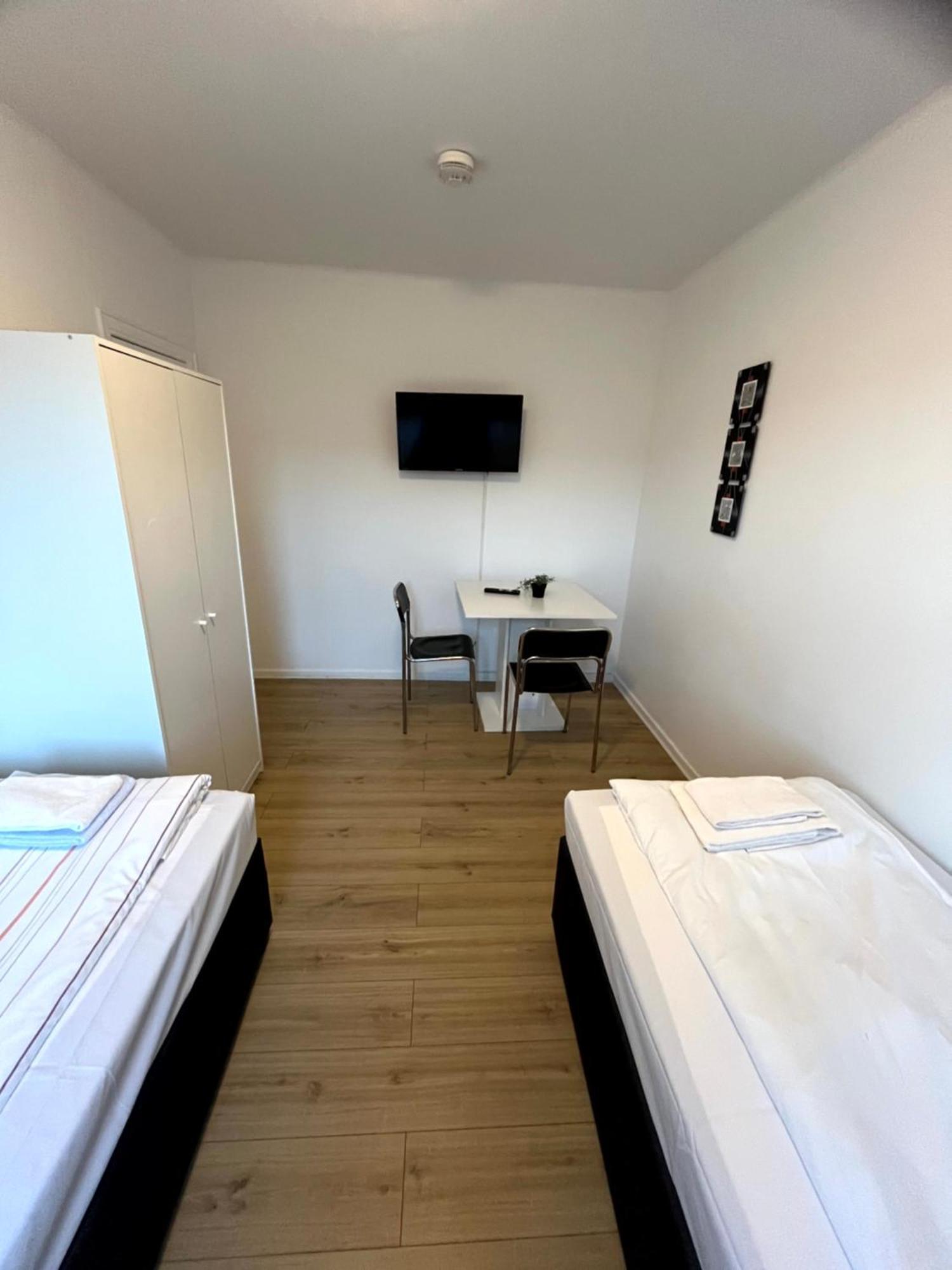 3-Zimmer Monteurwohnung Mit Balkon Neumünster Eksteriør billede