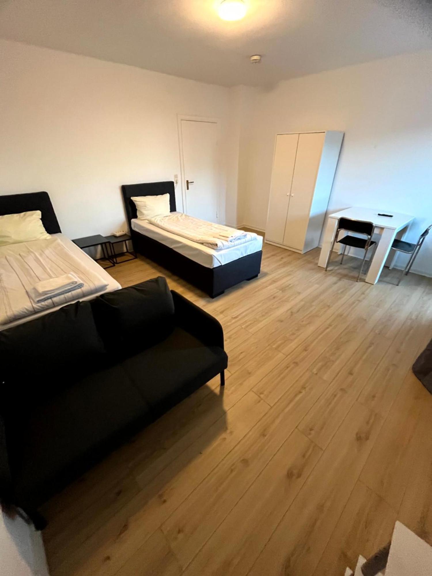 3-Zimmer Monteurwohnung Mit Balkon Neumünster Eksteriør billede