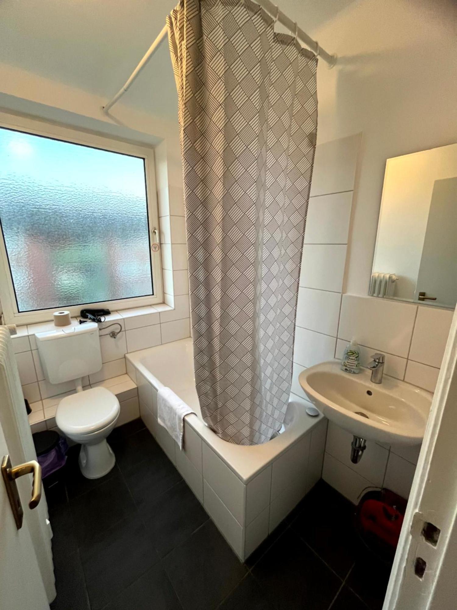 3-Zimmer Monteurwohnung Mit Balkon Neumünster Eksteriør billede